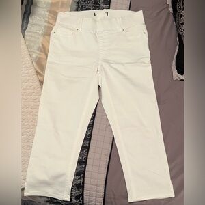 Stylish white capris